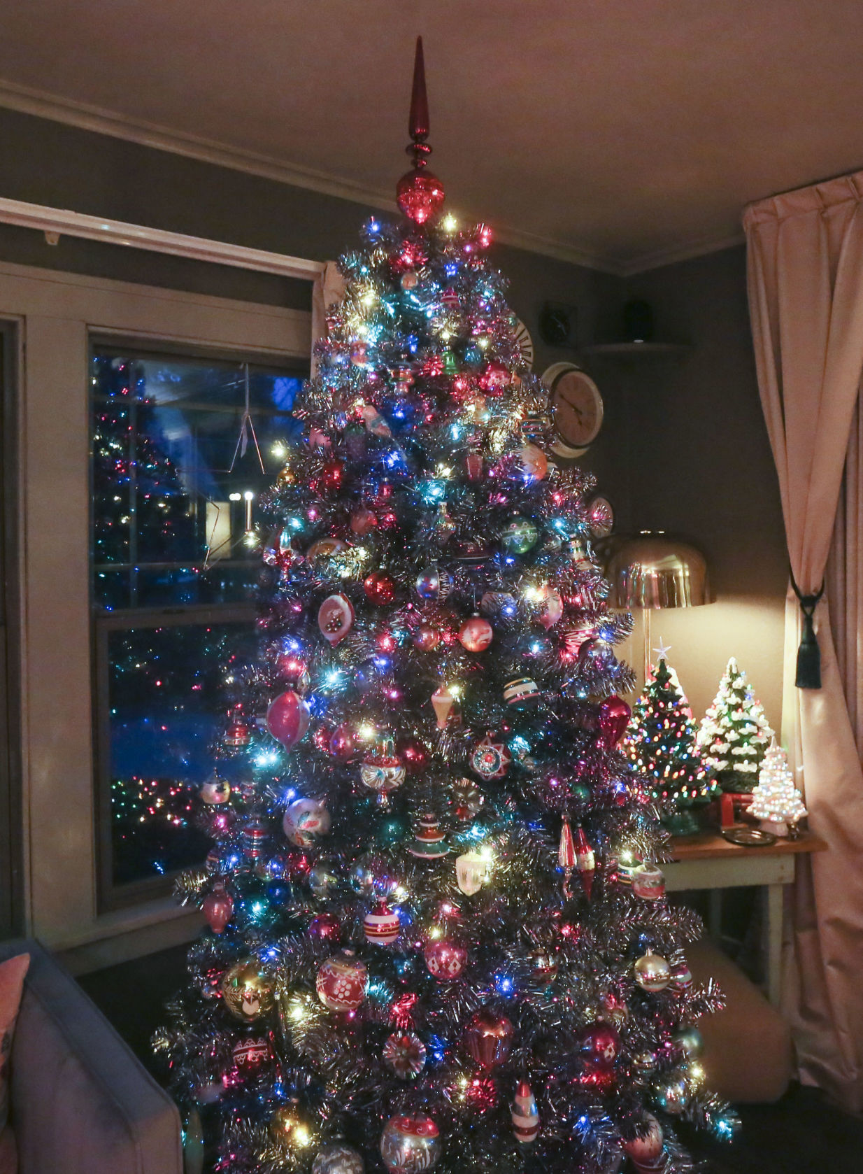 112420-qc-nws-decorations-24.JPG